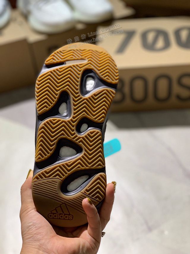 Adidas鞋 阿迪達斯真標巴斯夫真爆 侃爺椰子700 Adidas椰子鞋 男女同款  hdx13269